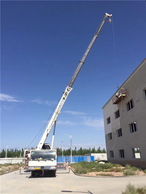 丹棱县“轻装强干”—— 吊车的 “轻量化臂架” 技术